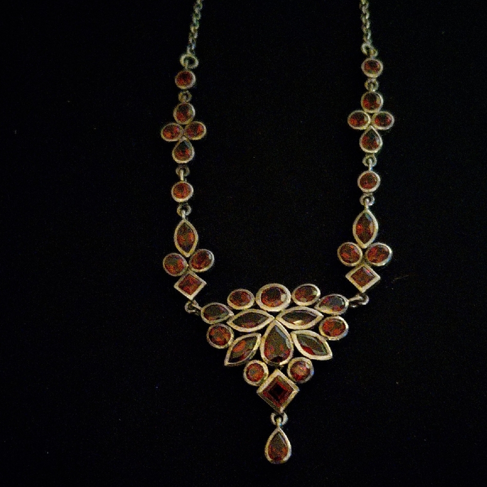 Elegant Garnet Red and Silver Necklace